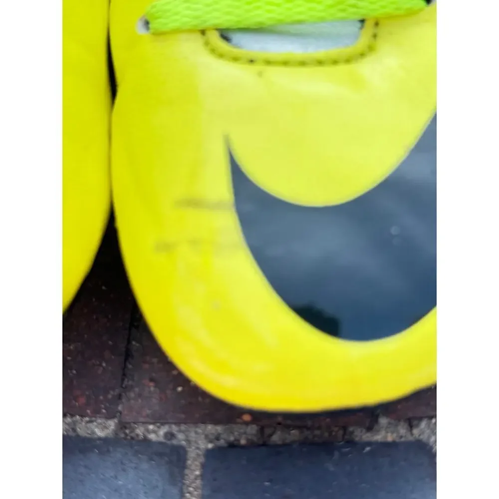 Nike Mercurial Victory IV Vibrant Yellow‎ Youth Size 3.5Y